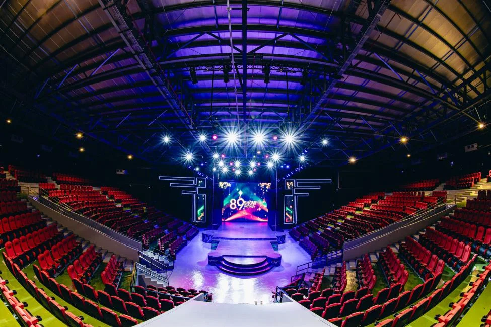 Seating arrangements of 89 show pattaya